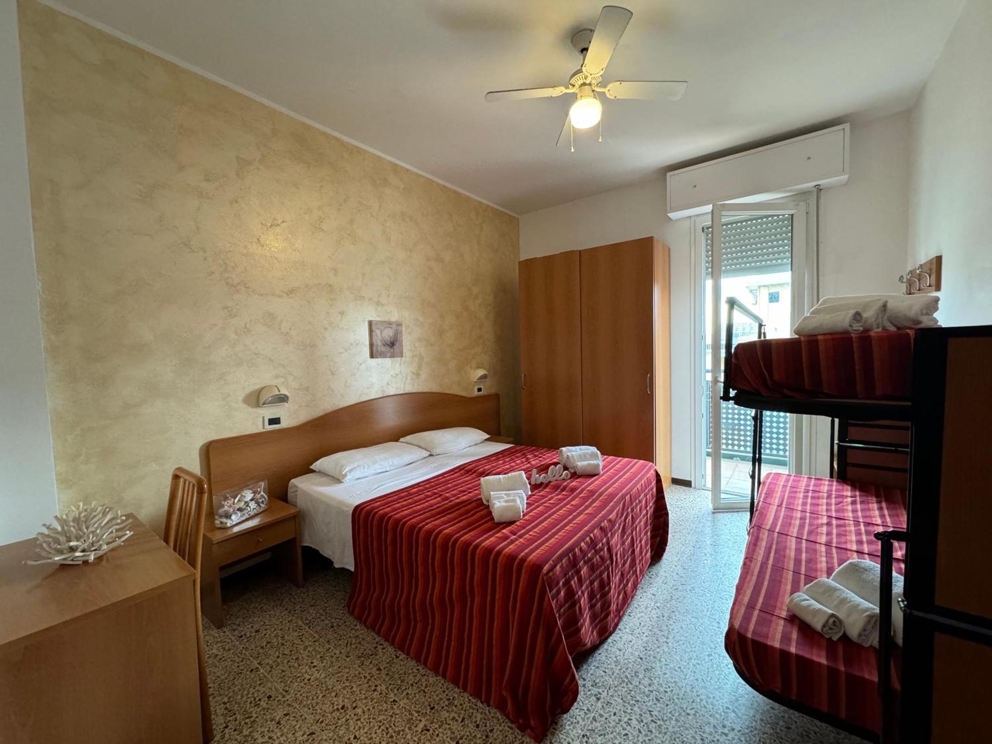 Hotel Caruso Римини Екстериор снимка