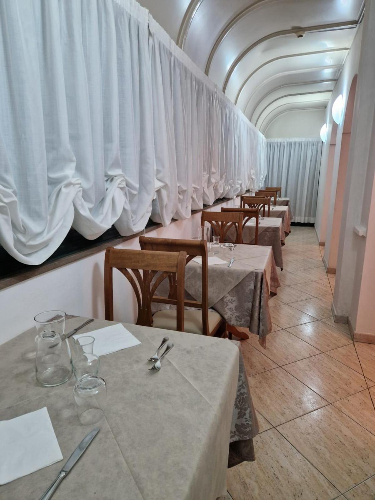 Hotel Caruso Римини Екстериор снимка