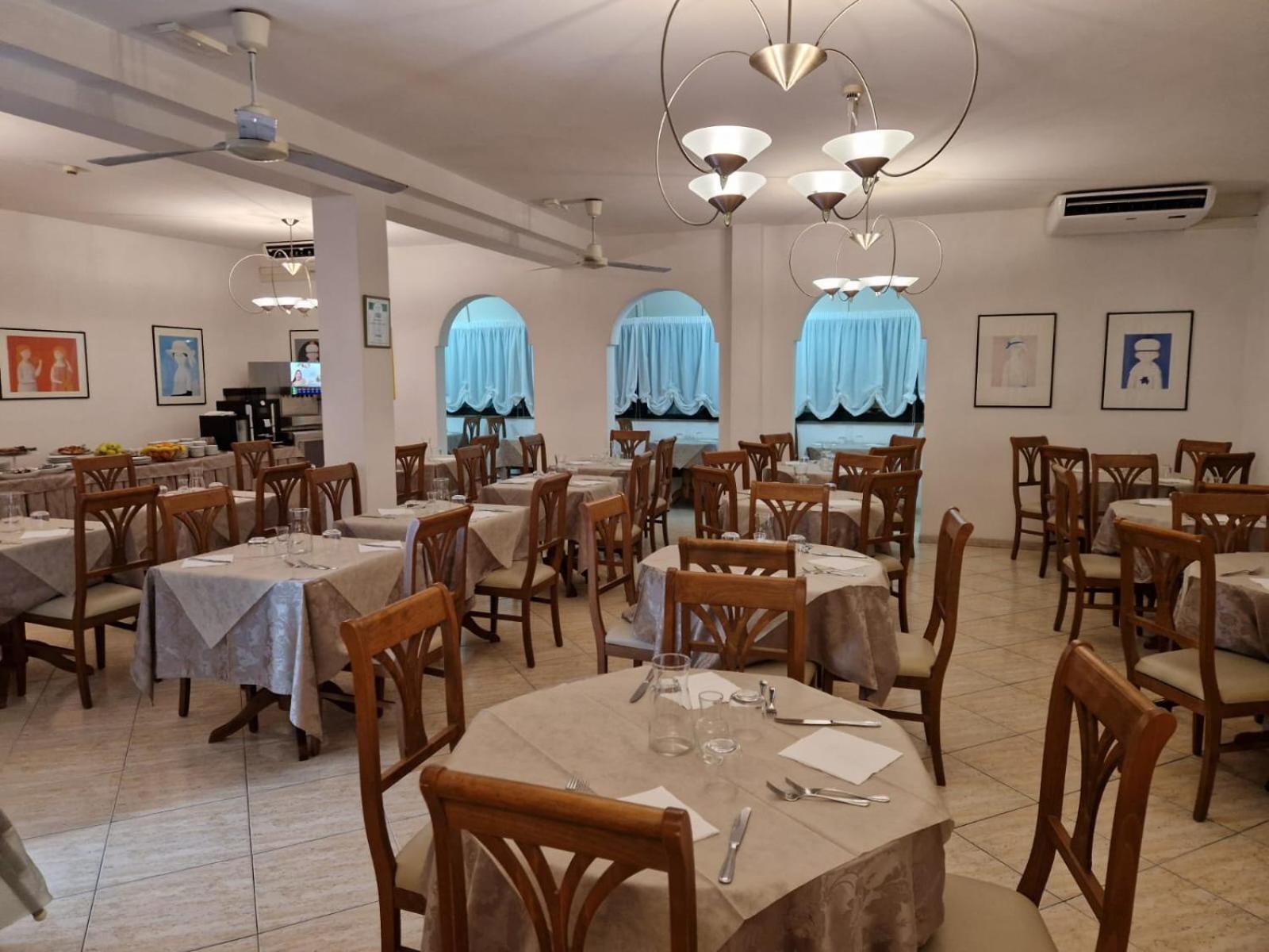 Hotel Caruso Римини Екстериор снимка