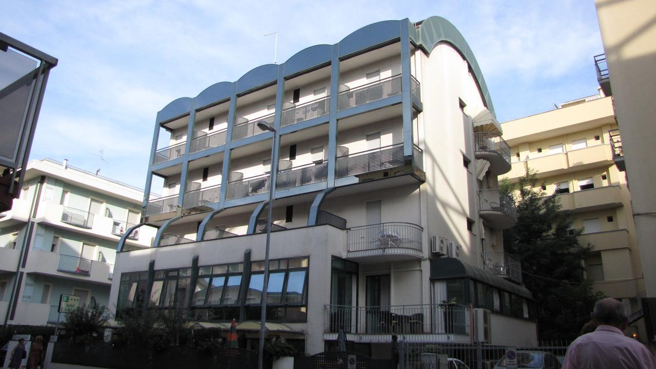 Hotel Caruso Римини Екстериор снимка